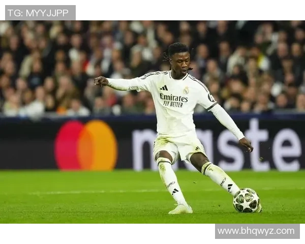 意甲赛场上演历史冷门利物浦3-0战胜皇马引发全场震动