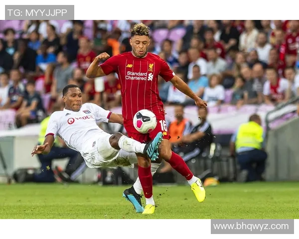 友谊赛精彩回顾：里昂大胜那不勒斯点球大战引发全场热烈反响