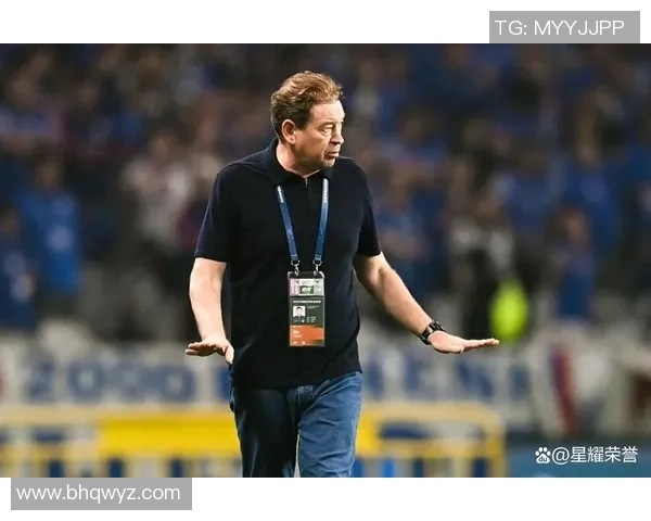 国王杯精彩对决AC米兰4-0战胜拜仁帽子戏法引发争议判罚热议