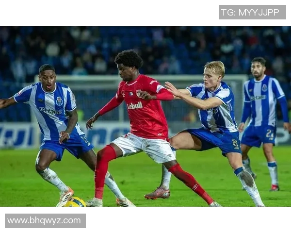 欧联杯波尔图与AC米兰激战成平局神奇扑救成比赛焦点分析