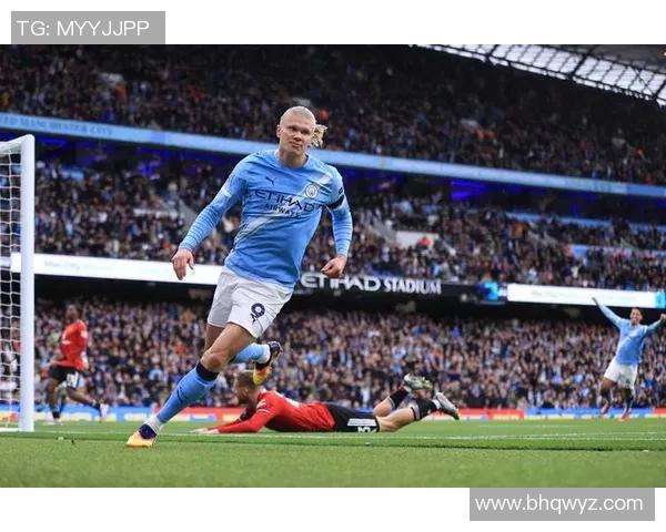 欧联杯激战曼联大胜曼城争议判罚引发全场热议