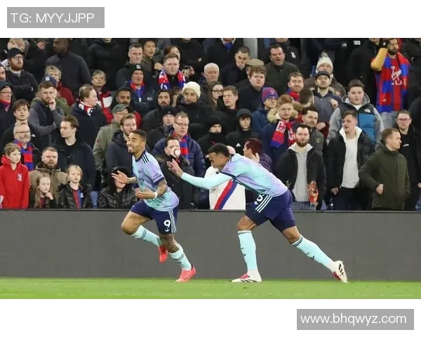 西甲赛场惊现冷门曼联绝杀曼城引发全场狂欢 西甲赛场惊现冷门曼联绝杀曼城引发全场狂欢